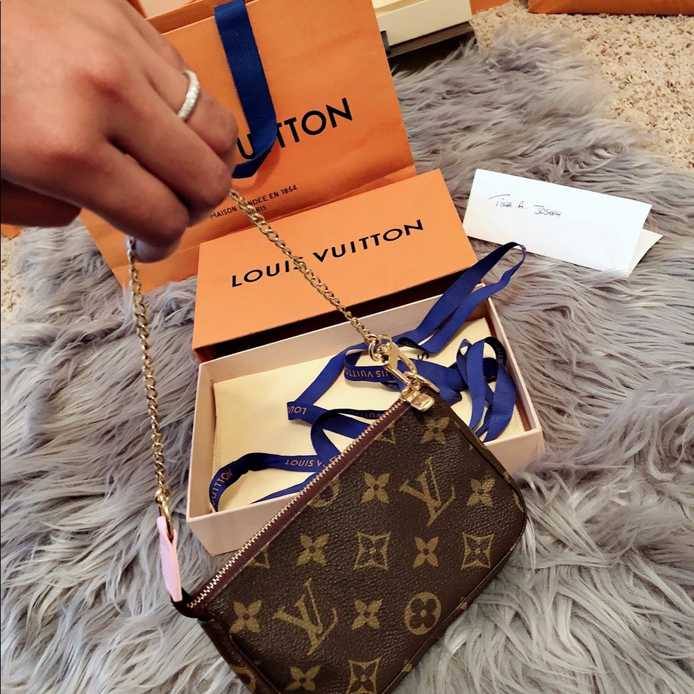 Authentic Louis Vuitton mini pochette. - Picture 4 of 8